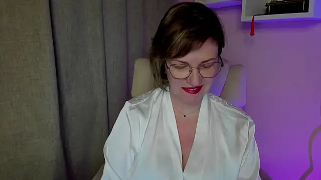 Snapshot of feliziaDesire chatting on 18, 5, 2026 feliziaDesire online show from 18, 5, 2026