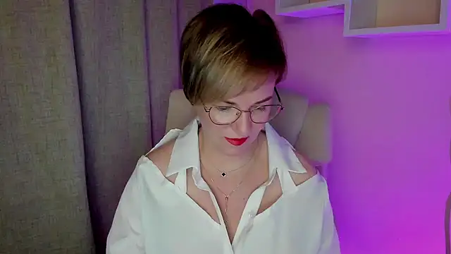 Snapshot of feliziaDesire chatting on 9, 7, 2026 feliziaDesire online show from 9, 7, 2026