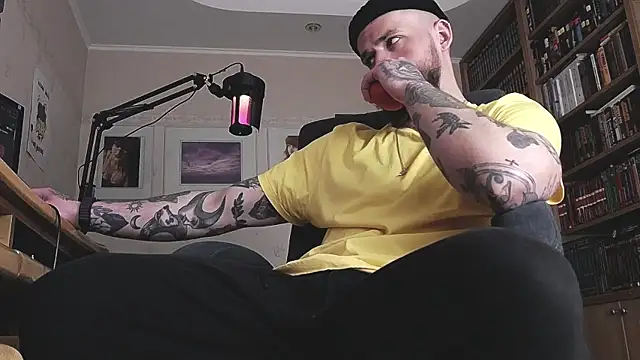 Snapshot of FindomJason chatting on 24, 4, 2026 FindomJason online show from 24, 4, 2026