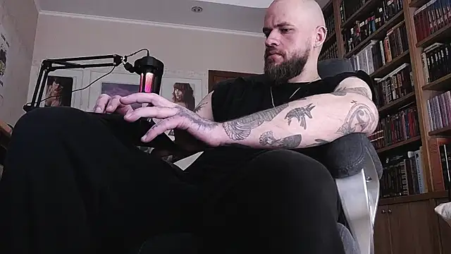 Snapshot of FindomJason chatting on 2, 5, 2026 FindomJason online show from 2, 5, 2026