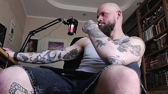 Snapshot of FindomJason chatting on 6, 5, 2026 FindomJason online show from 6, 5, 2026