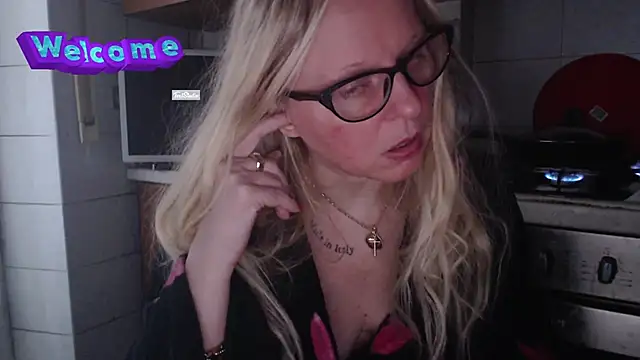 Snapshot of martachatte chatting on 26, 2, 2025 martachatte online show from 26, 2, 2025