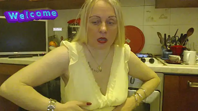 Snapshot of martachatte chatting on 26, 2, 2025 martachatte online show from 26, 2, 2025