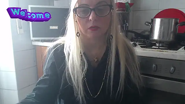 Snapshot of martachatte chatting on 28, 2, 2025 martachatte online show from 28, 2, 2025