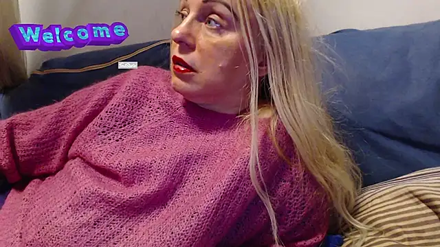 Snapshot of martachatte chatting on 2, 3, 2025 martachatte online show from 2, 3, 2025