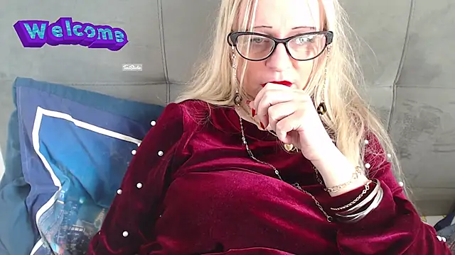 Snapshot of martachatte chatting on 5, 3, 2025 martachatte online show from 5, 3, 2025