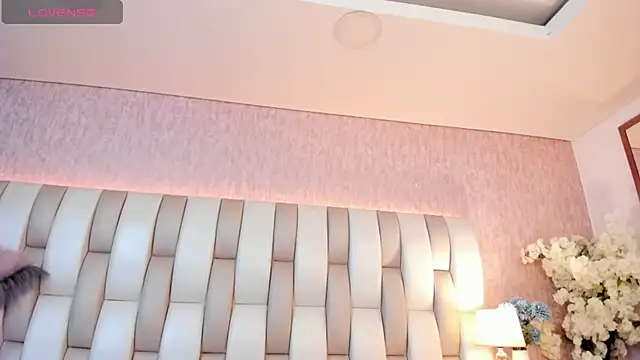 Rebeca jones online show from 7, 2, 2025