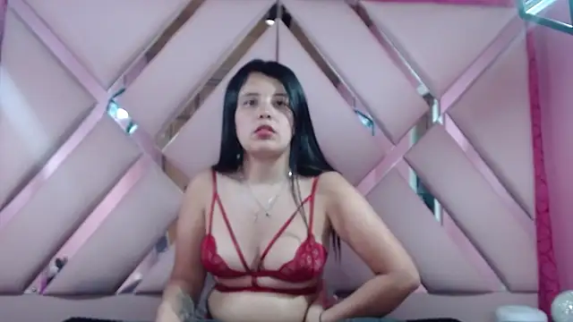 Snapshot of nathaly_low1 chatting on 8, 2, 2025 nathaly low1 online show from 8, 2, 2025