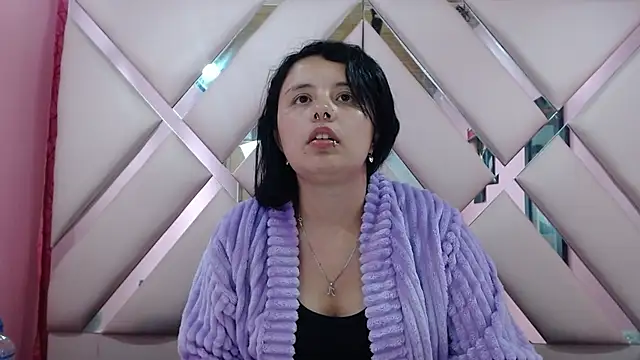 Snapshot of nathaly_low1 chatting on 20, 11, 2025 nathaly low1 online show from 20, 11, 2025