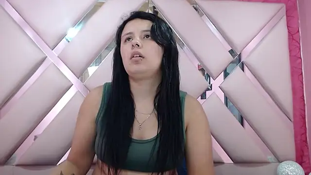 Snapshot of nathaly_low1 chatting on 3, 12, 2025 nathaly low1 online show from 3, 12, 2025