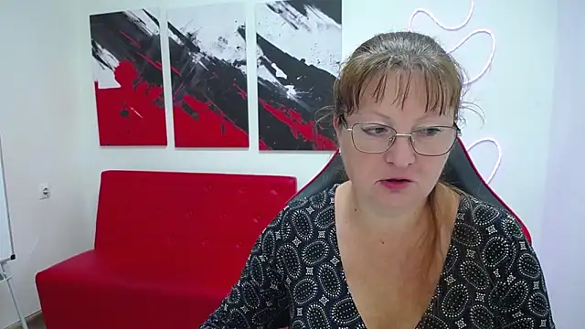 VanessaHotts online show from 8, 7, 2026