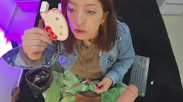 JulietaAlves online show from 15, 12, 2025