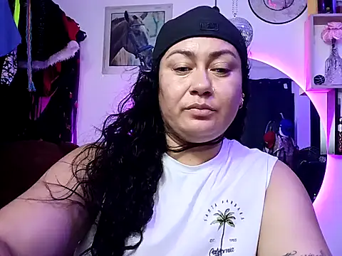 Snapshot of AliceFox_Milf chatting on 29, 3, 2026 AliceFox Milf online show from 29, 3, 2026