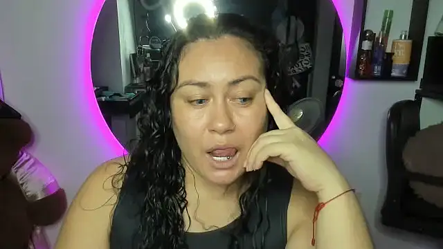 Snapshot of AliceFox_Milf chatting on 20, 4, 2026 AliceFox Milf online show from 20, 4, 2026