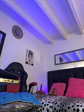 Snapshot of lonely_shewolf chatting on 19, 11, 2025 lonely shewolf online show from 19, 11, 2025