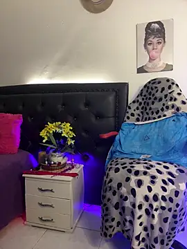 Snapshot of lonely_shewolf chatting on 15, 12, 2025 lonely shewolf online show from 15, 12, 2025