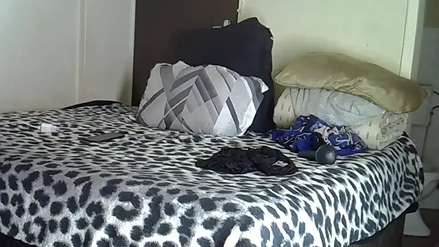 Snapshot of AddictiveAssCurves chatting on 17, 4, 2026 AddictiveAssCurves online show from 17, 4, 2026