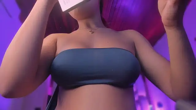 Snapshot of Emmily_Savage chatting on 29, 3, 2026 Emmily Savage online show from 29, 3, 2026