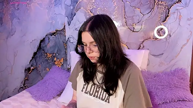 Snapshot of Mey_moon chatting on 13, 2, 2026 Mey moon online show from 13, 2, 2026