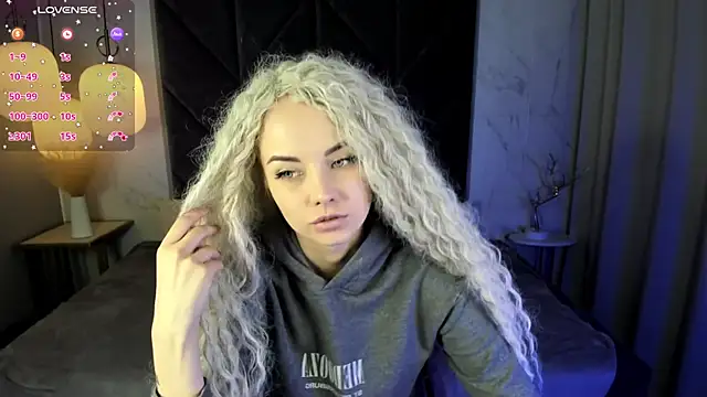 Snapshot of StephanieSweety chatting on 17, 3, 2025 StephanieSweety online show from 17, 3, 2025