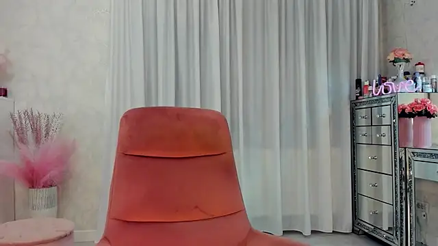 Snapshot of SeductiveButterfly chatting on 20, 3, 2026 SeductiveButterfly online show from 20, 3, 2026