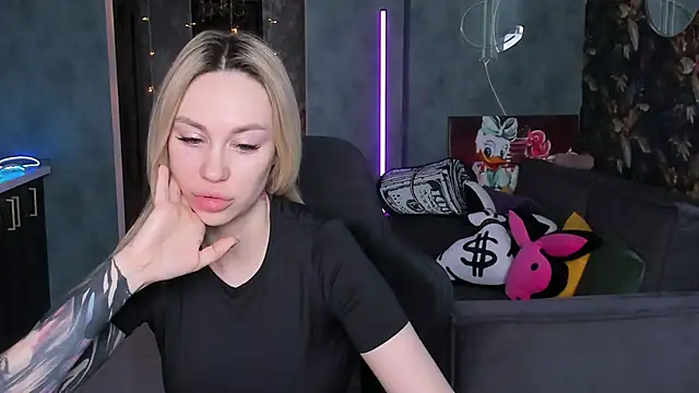 Snapshot of Blckmirrorr chatting on 14, 3, 2026 Blckmirrorr online show from 14, 3, 2026