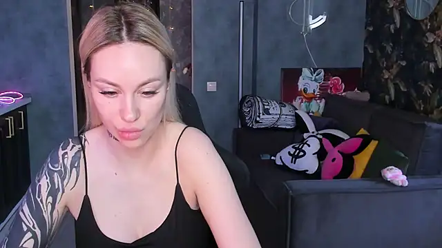 Snapshot of Blckmirrorr chatting on 17, 3, 2026 Blckmirrorr online show from 17, 3, 2026