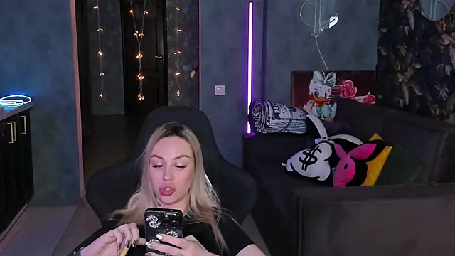 Snapshot of Blckmirrorr chatting on 17, 3, 2026 Blckmirrorr online show from 17, 3, 2026