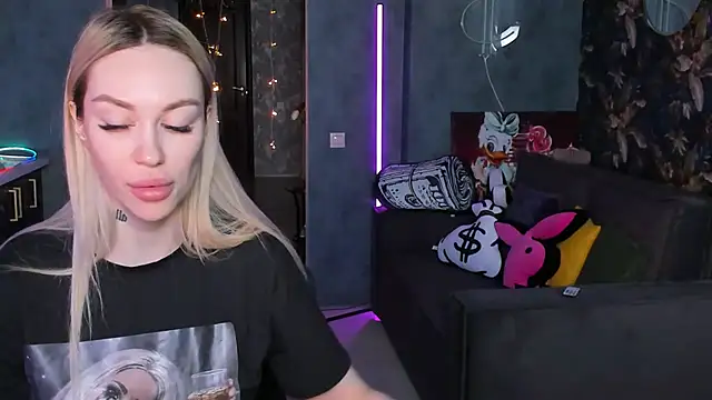 Snapshot of Blckmirrorr chatting on 29, 3, 2026 Blckmirrorr online show from 29, 3, 2026