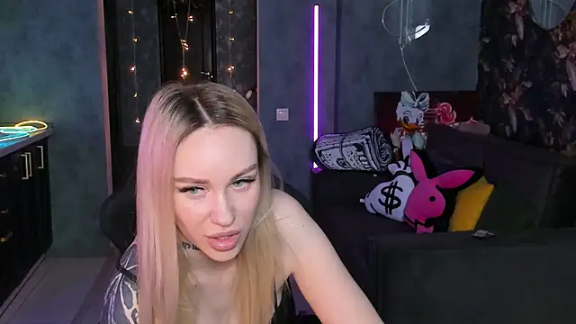 Snapshot of Blckmirrorr chatting on 1, 4, 2026 Blckmirrorr online show from 1, 4, 2026