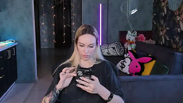 Snapshot of Blckmirrorr chatting on 3, 4, 2026 Blckmirrorr online show from 3, 4, 2026