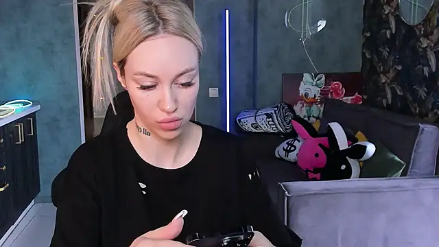 Snapshot of Blckmirrorr chatting on 25, 4, 2026 Blckmirrorr online show from 25, 4, 2026