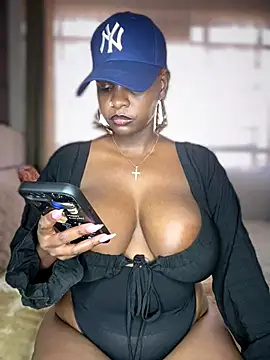 Snapshot of Sexy_panda69 chatting on 14, 12, 2025 Sexy panda69 online show from 14, 12, 2025