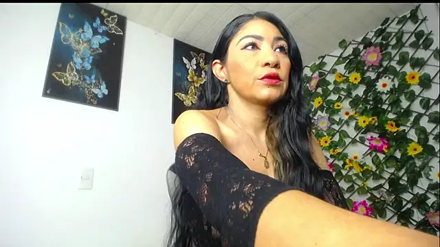 Snapshot of luzcastillo07 chatting on 6, 2, 2026 luzcastillo07 online show from 6, 2, 2026