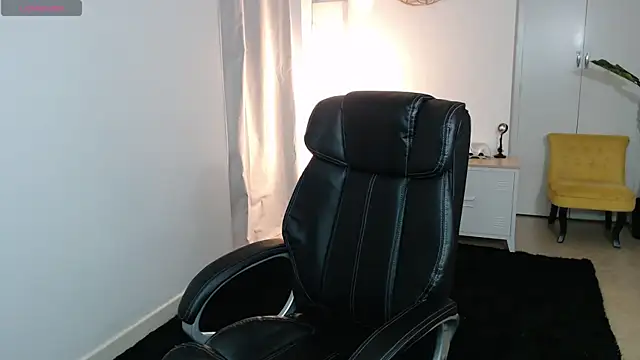 Crystal-dreamt online show from 2, 4, 2026