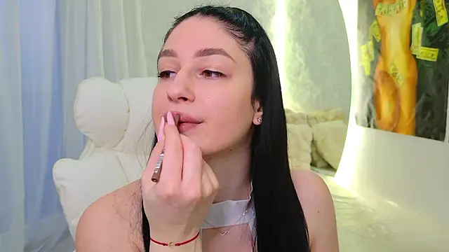 moniqque online show from 3, 2, 2026