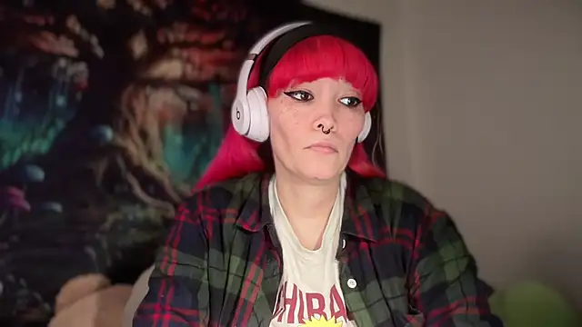 Snapshot of FRRANNKIE chatting on 6, 4, 2026 FRRANNKIE online show from 6, 4, 2026