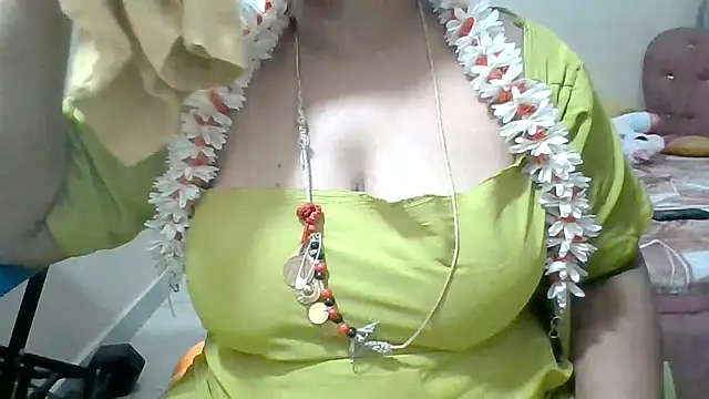 Snapshot of archanatelugu9 chatting on 22, 4, 2026 archanatelugu9 online show from 22, 4, 2026