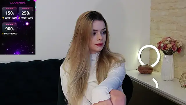 Snapshot of Kailynn_Moenn chatting on 6, 12, 2024 Kailynn Moenn online show from 6, 12, 2024