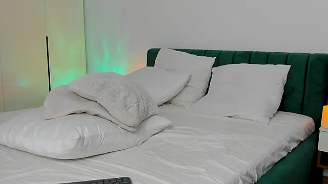 Snapshot of june_desire chatting on 14, 3, 2026 june desire online show from 14, 3, 2026