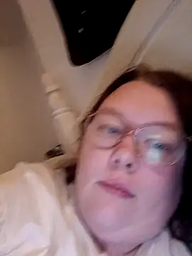 Snapshot of Sexycurvyemilyy chatting on 27, 11, 2025 Sexycurvyemilyy online show from 27, 11, 2025