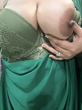 Sexybomb33 online show from 29, 11, 2025