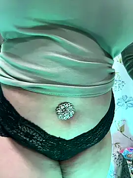 Sexybomb33 online show from 19, 12, 2025