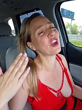 Snapshot of SkyelarSommer chatting on 8, 3, 2026 SkyelarSommer online show from 8, 3, 2026