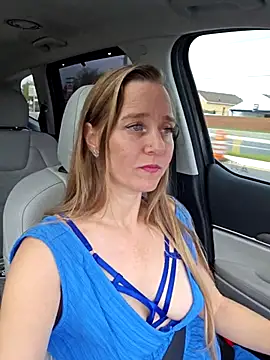 Snapshot of SkyelarSommer chatting on 9, 3, 2026 SkyelarSommer online show from 9, 3, 2026