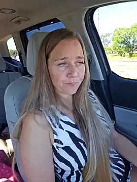 Snapshot of SkyelarSommer chatting on 23, 3, 2026 SkyelarSommer online show from 23, 3, 2026