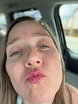 Snapshot of SkyelarSommer chatting on 23, 4, 2026 SkyelarSommer online show from 23, 4, 2026