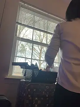 DominiqueX0 online show from 1, 2, 2025