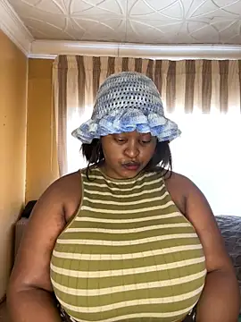 Snapshot of KnockoutBestie chatting on 17, 6, 2026 KnockoutBestie online show from 17, 6, 2026