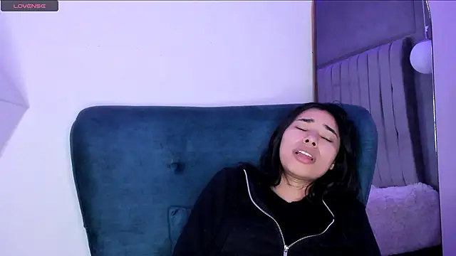 AmyOlimpo online show from 28, 1, 2025